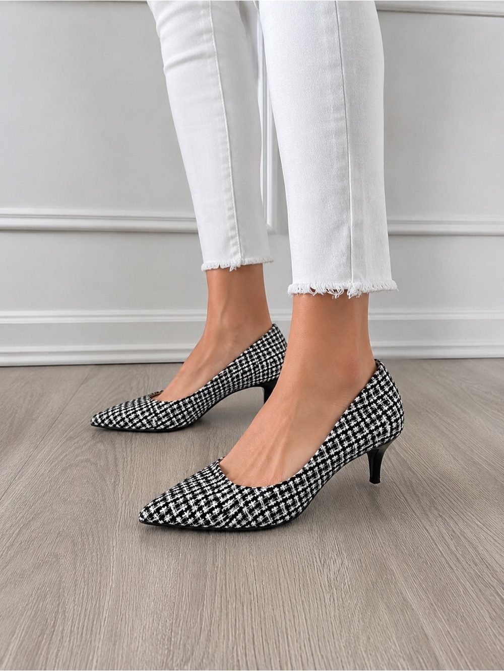 Nine West Black White Tweed Pointed Toe Pumps Size 5.5
